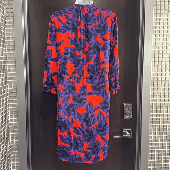 ✨ Diane Von Furstenberg Bright & Colorful Floral Dress ✨ - Picture 3 of 4